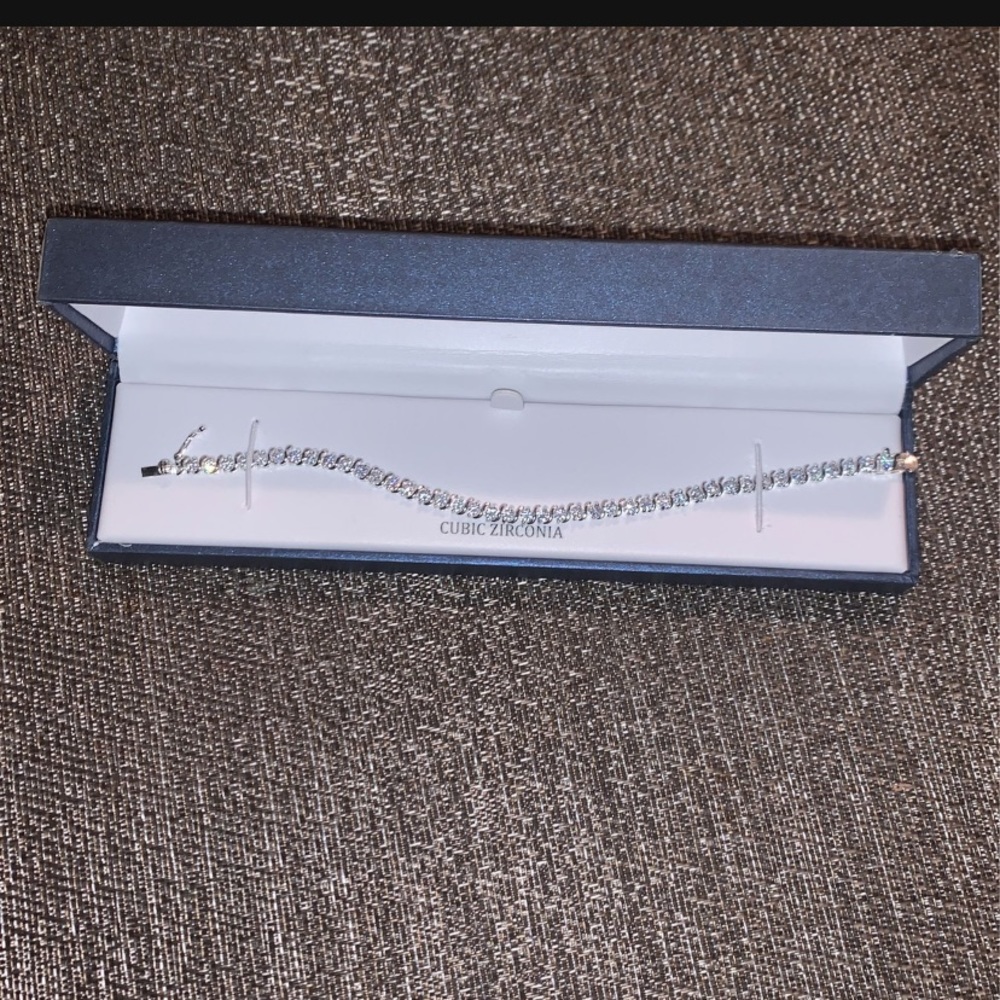 Bracelet - Picture 2 of 2